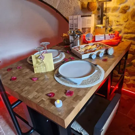 Loveroom, La Tour Secrete Jacuzzi, Sauna, Plage, Clim, Netflix, Wifi Aude, Occitanie Apartman *
