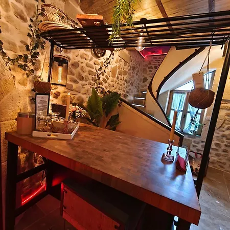 Loveroom, La Tour Secrete Jacuzzi, Sauna, Plage, Clim, Netflix, Wifi Aude, Occitanie *