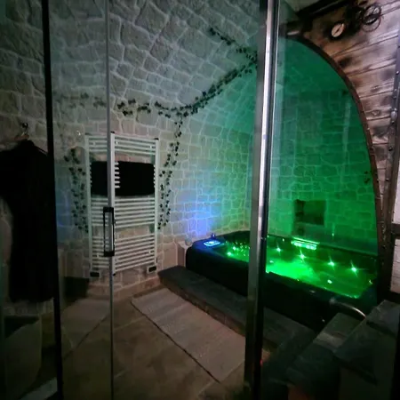 Appartement Loveroom, La Tour Secrete Jacuzzi, Sauna, Plage, Clim, Netflix, Wifi Aude, Occitanie Vinassan