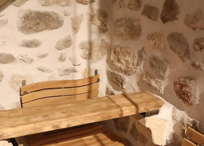 아파트 Loveroom, La Tour Secrete Jacuzzi, Sauna, Plage, Clim, Netflix, Wifi Aude, Occitanie *
