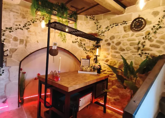 Loveroom, La Tour Secrete Jacuzzi, Sauna, Plage, Clim, Netflix, Wifi Aude, Occitanie