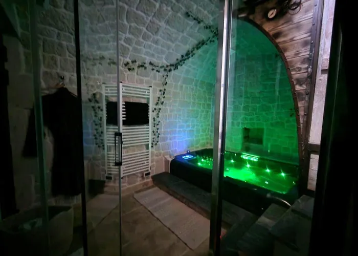 아파트 Loveroom, La Tour Secrete Jacuzzi, Sauna, Plage, Clim, Netflix, Wifi Aude, Occitanie 방아쌍