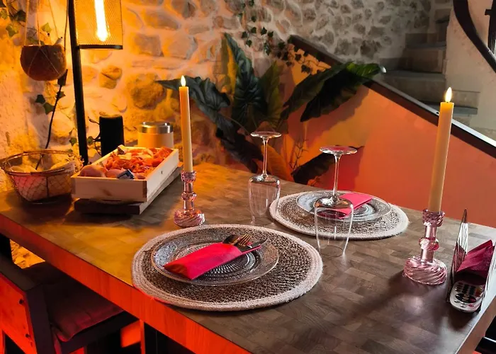 Loveroom, La Tour Secrete Jacuzzi, Sauna, Plage, Clim, Netflix, Wifi Aude, Occitanie 방아쌍